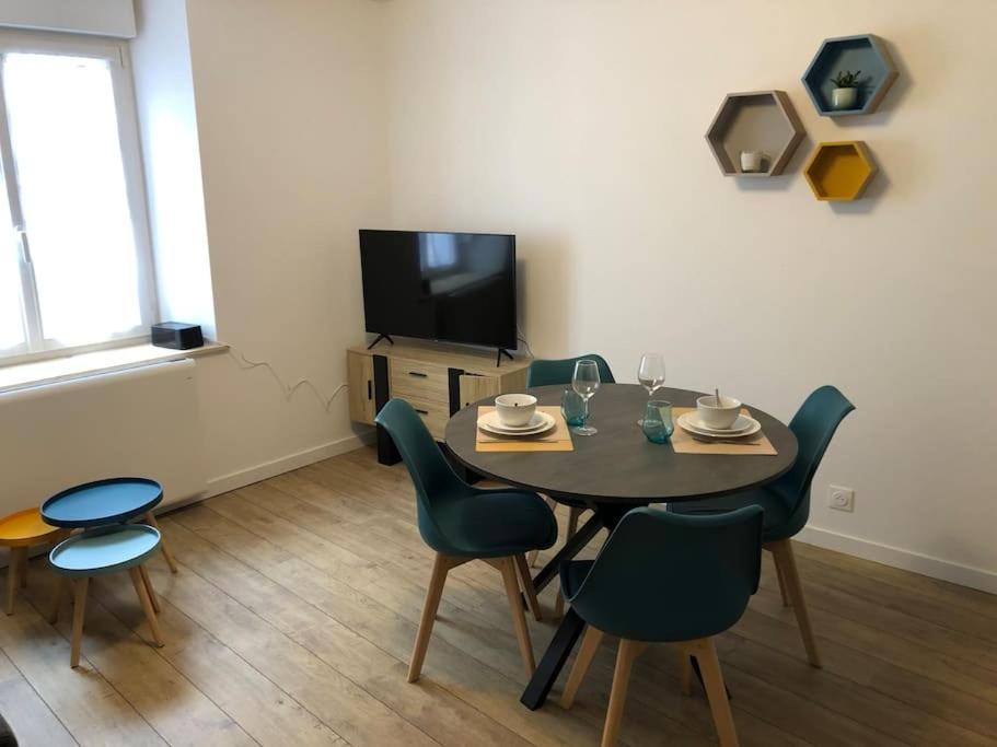 F2 Au Pied De La Basilique Apartment *
