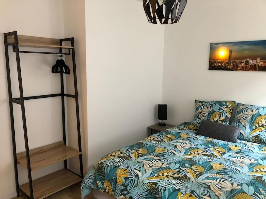 Apartment F2 Au Pied De La Basilique