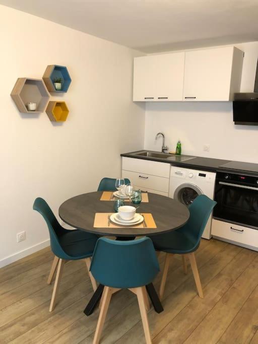 Appartement F2 Au Pied De La Basilique